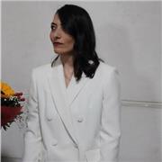 Insegnante qualificata di Italiano, Storia, Geografia e Filosofia